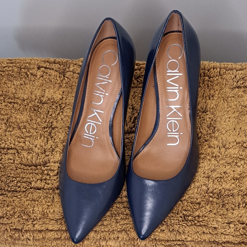 NWOT Calvin Klein Navy Blue Heels